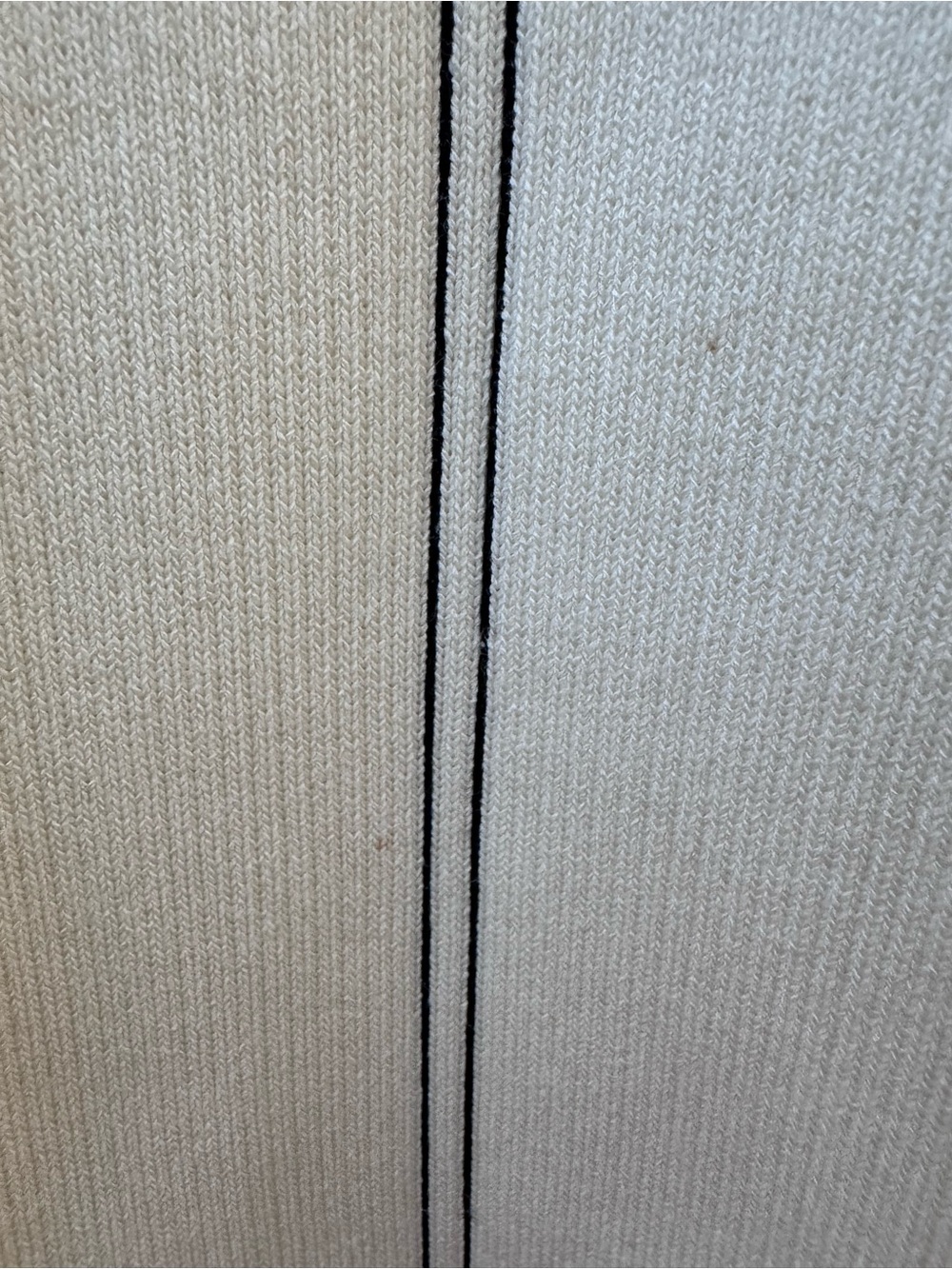 Zara Cream Sleeveless Top with Black Contrast Stitching - Picture 3 of 4